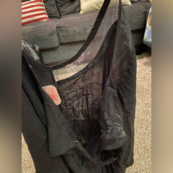 NWT Woman’s Little Black Blouse - Picture 3 of 4